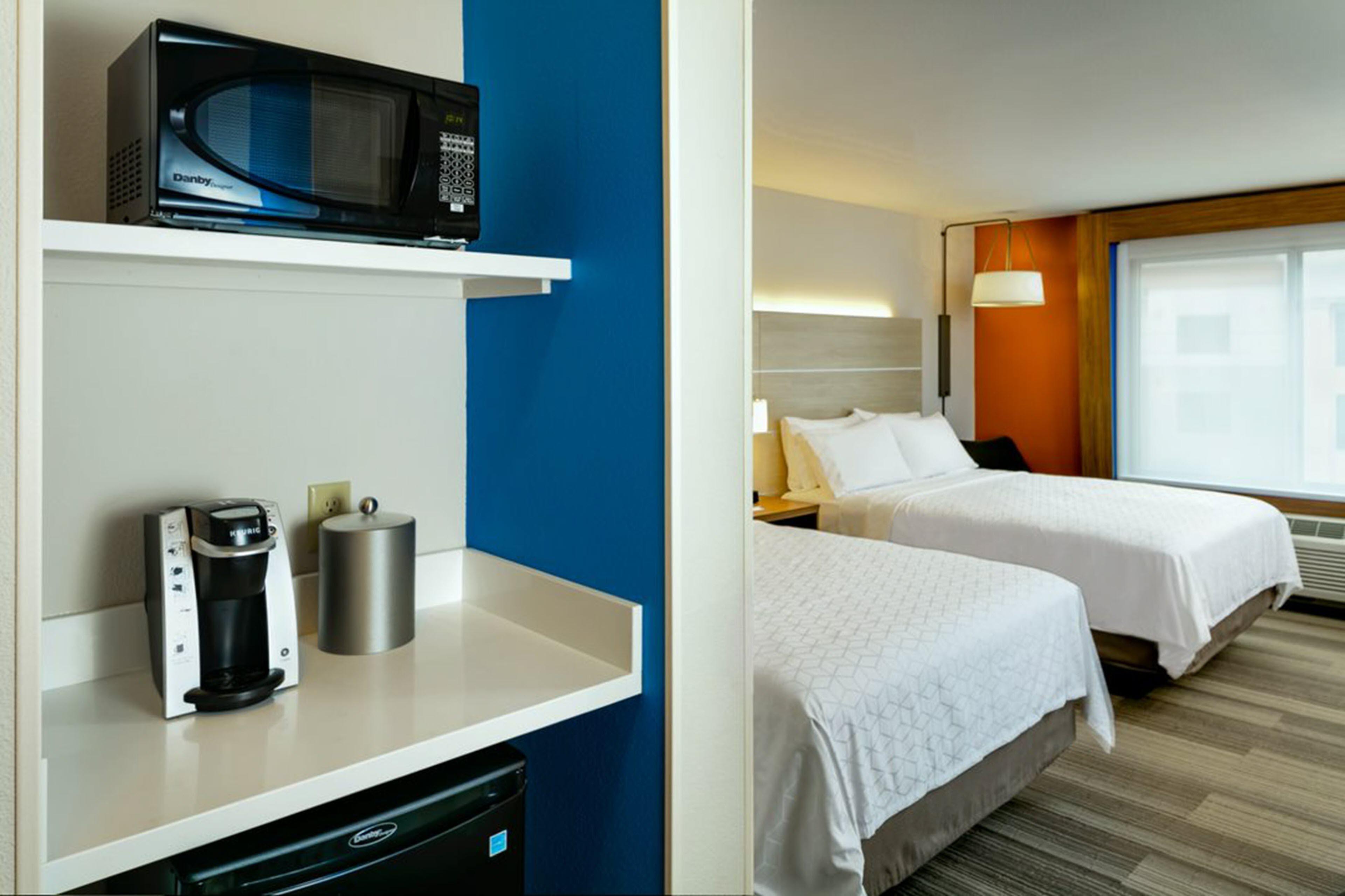 Holiday Inn Express & Suites - Medford By Ihg מראה חיצוני תמונה