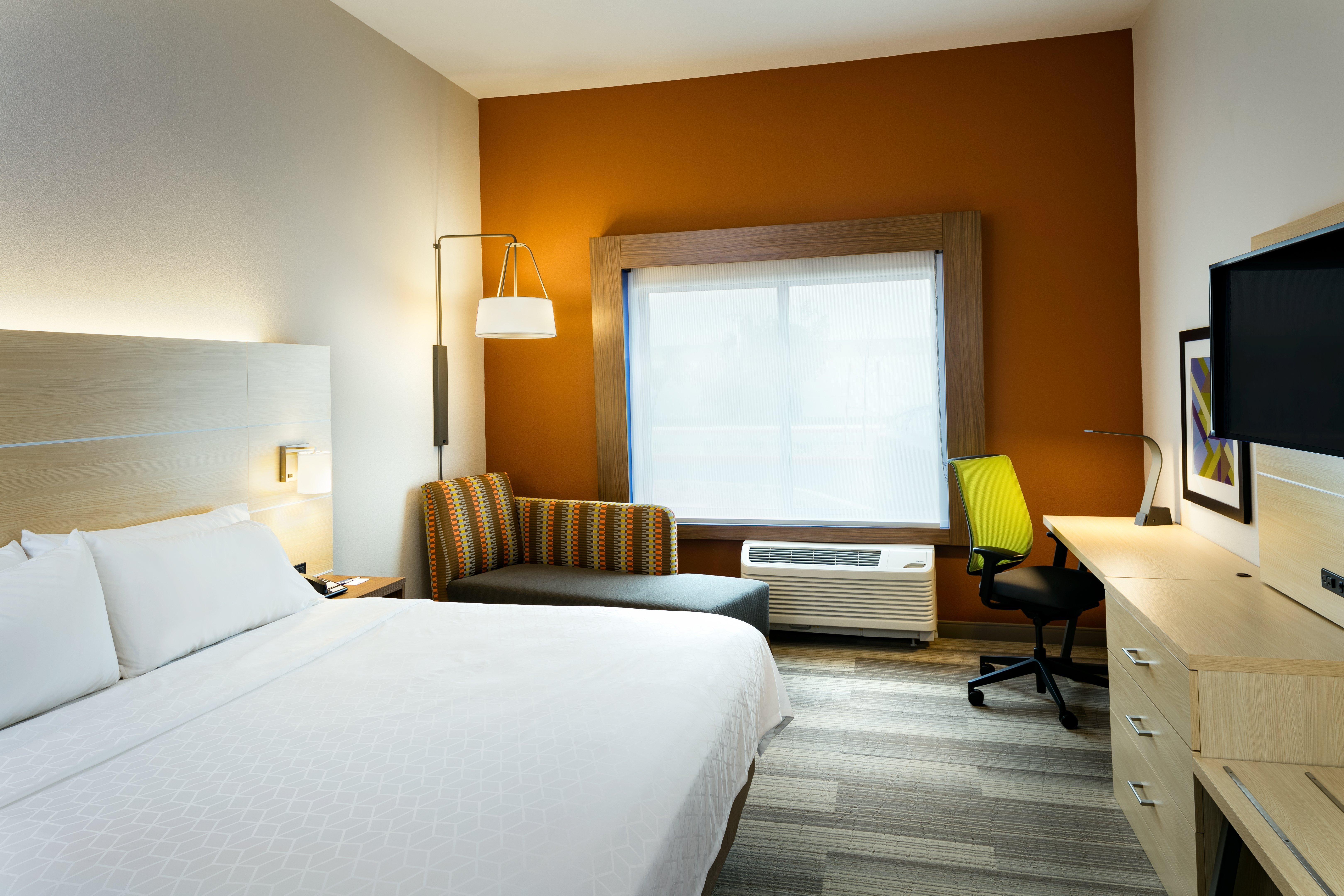 Holiday Inn Express & Suites - Medford By Ihg מראה חיצוני תמונה