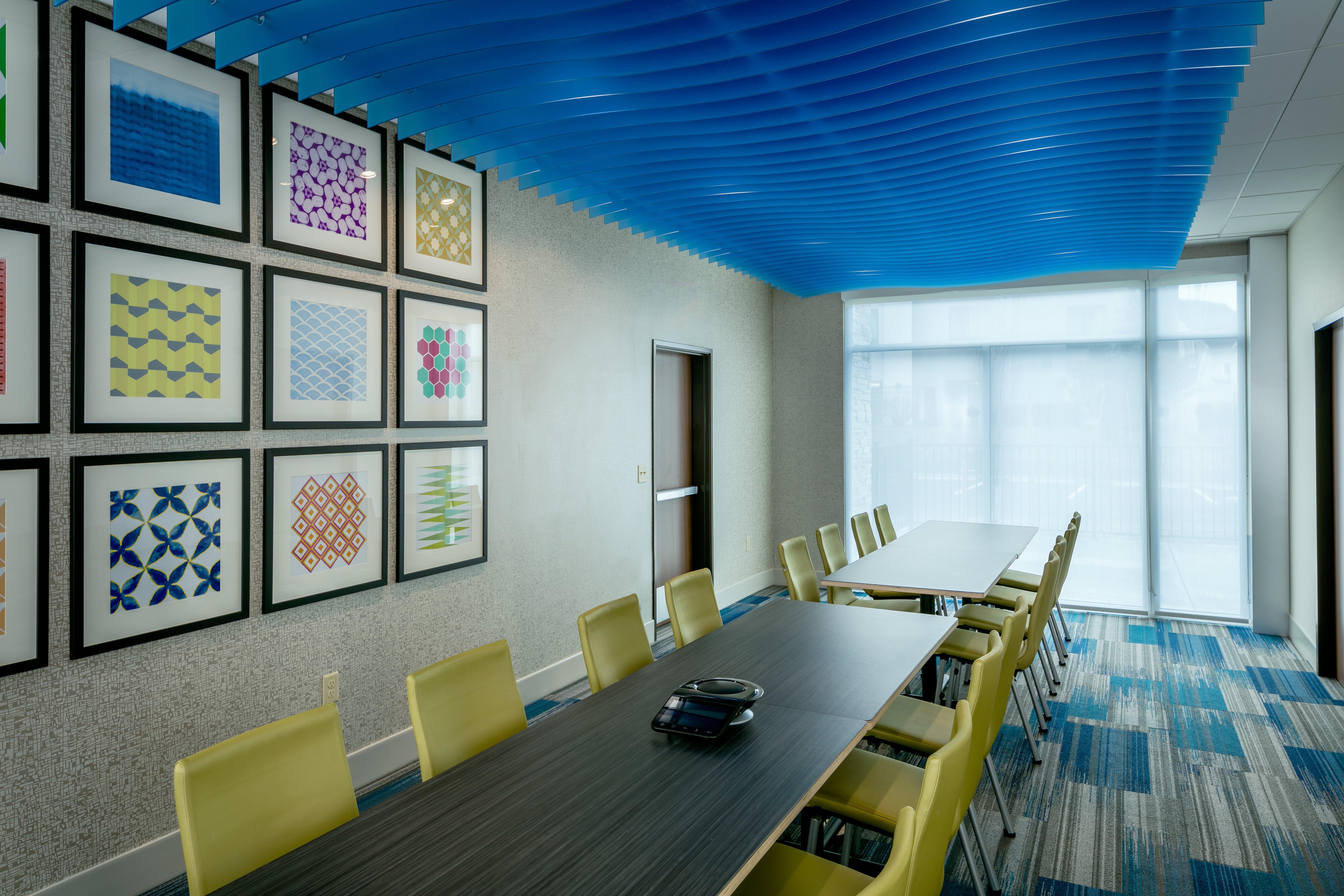 Holiday Inn Express & Suites - Medford By Ihg מראה חיצוני תמונה